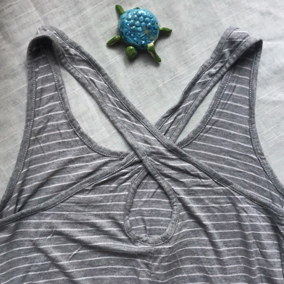 GAP Criss Cross Keyhole Back Striped HiLo Tank - Picture 3 of 8